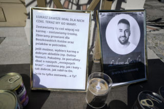 Karma zamiast zniczy na rynku w Lesznie