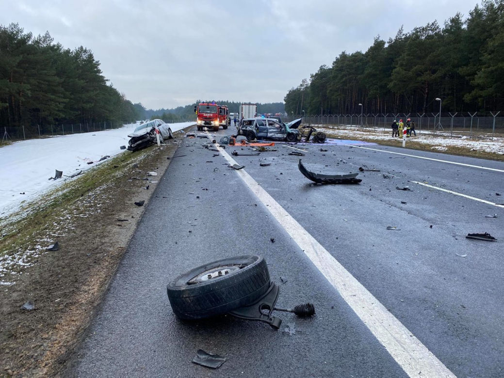 Tragedia na obwodnicy Torunia. Zderzyło się 5 samochodów, jedna osoba nie żyje