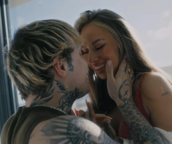 Romantyczne kadry od Smolastego i IMI. Na Sylwestrze jeszcze się pilnowali