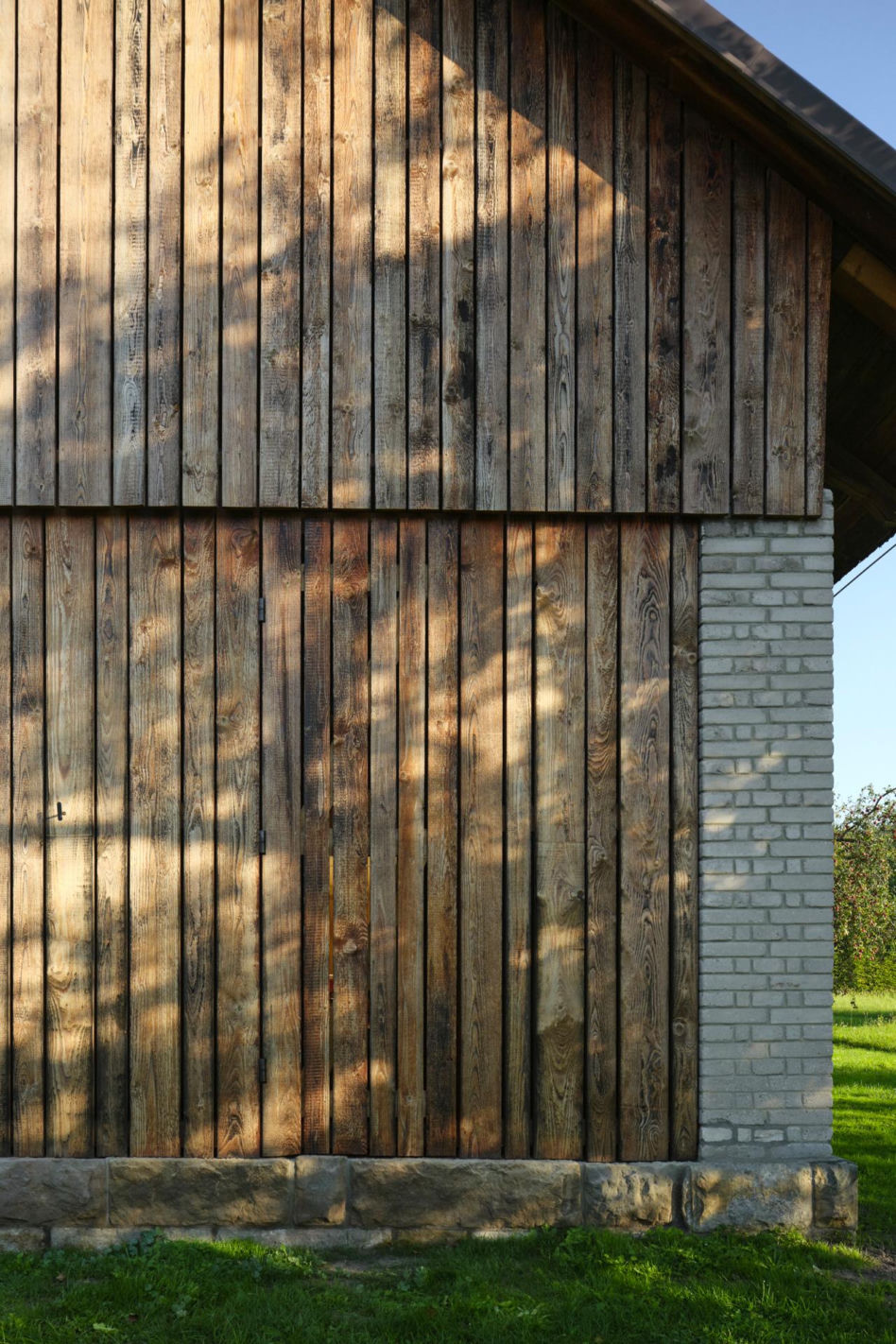 The Box in the Barn we wsi Brtev w Czechach