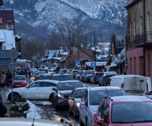 Fatalne warunki w Tatrach. Jest mroźno, ślisko, a szlaki są zasypane śniegiem. TPN ostrzega turystów