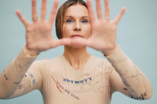 Natalia Grosiak odcina się od Mikromusic?  „Zimno Ciepło” to początek dużej zmiany