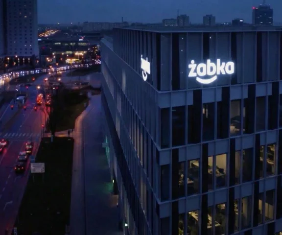 Wielki cyberatak na sieć Żabka. Co z danymi klientów aplikacji? Minister zabrał głos