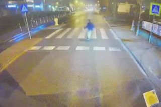 Pirat w Fordzie omal nie staranował pieszego na pasach