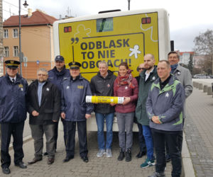 W Bydgoszczy zachęcają do bycia widocznym na drodze! Ruszyła akcja „Odblask to nie obciach” [ZDJĘCIA, WIDEO]