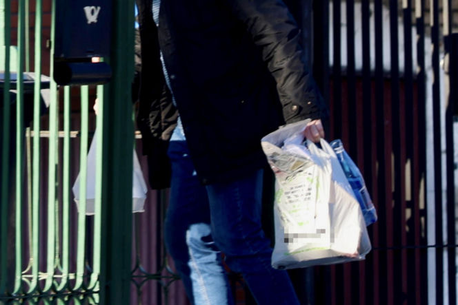 Kaczyńskiemu przywieziono obiad i zakupy