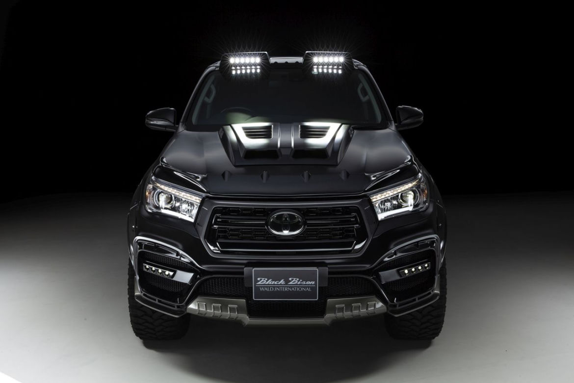 Toyota Hilux po tuningu WALD International 