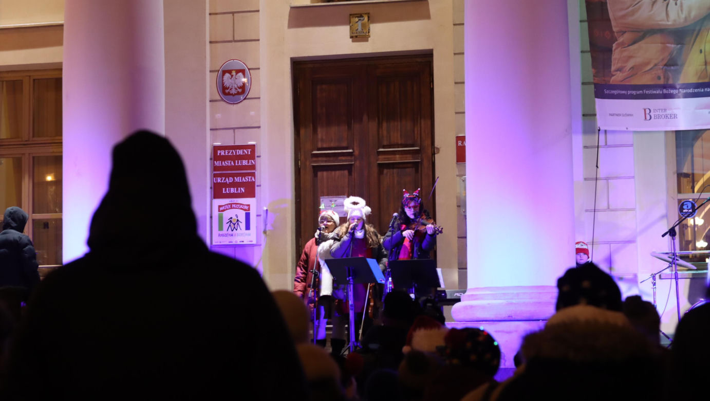 Lublin rozbłysnął milionem światełek! Iluminacje w mieście już działają [GALERIA]