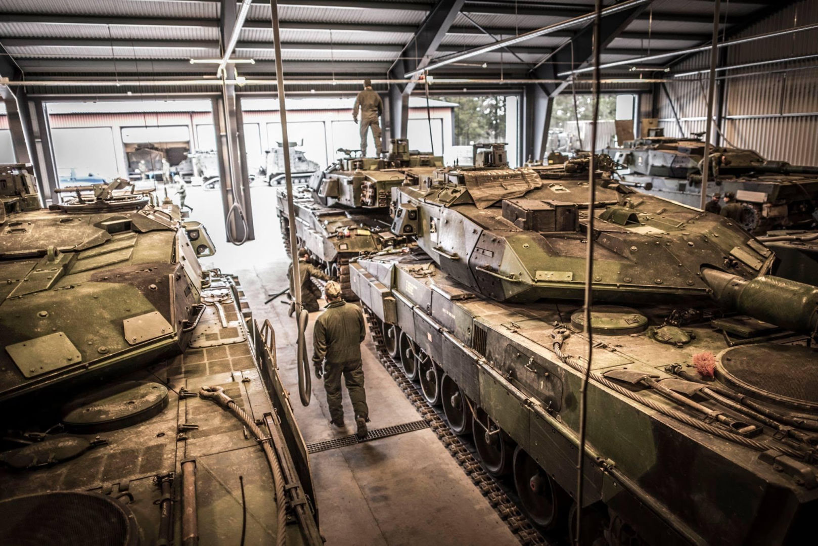 Czołg Stridsvagn 122