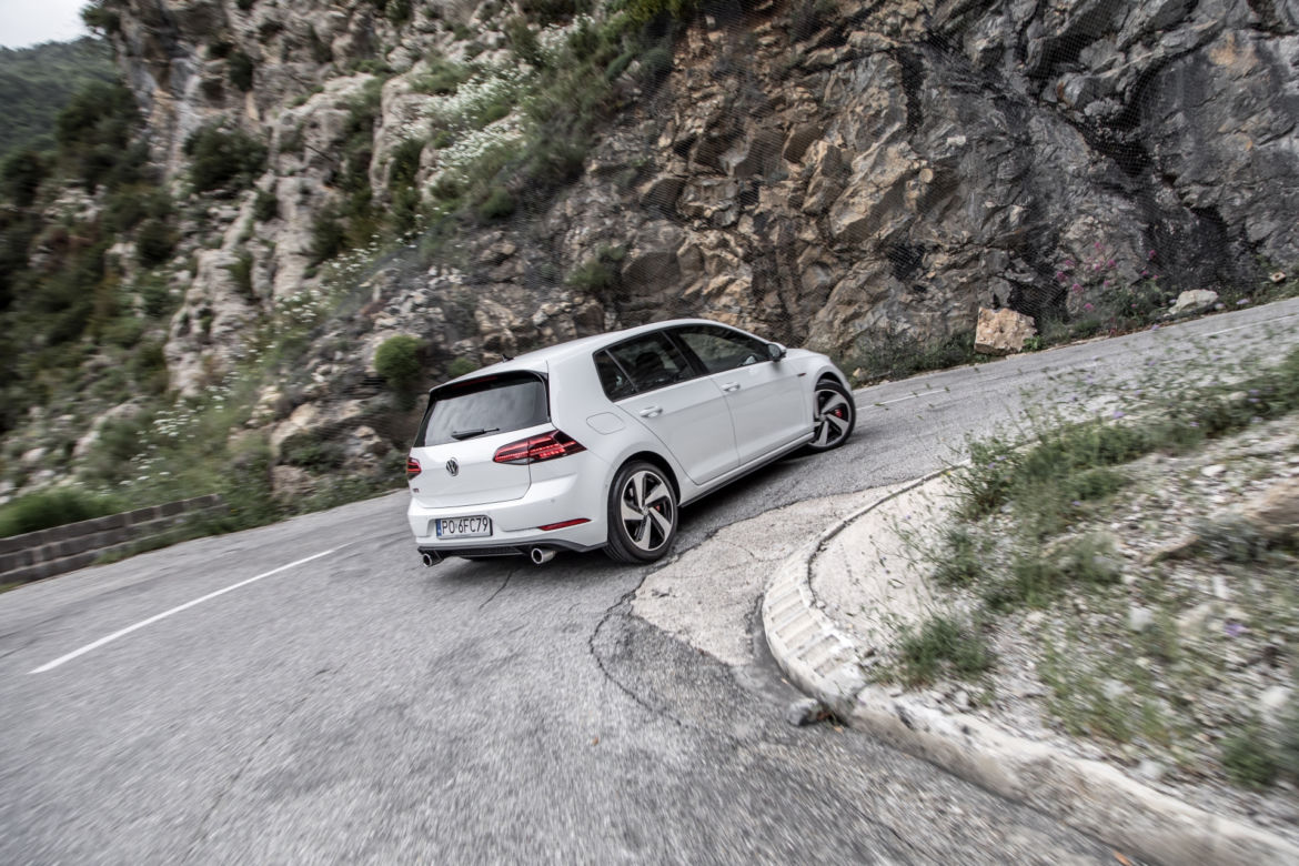 Volkswagen Golf GTI 2.0 TSI 245 KM