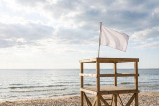 Sinice Darłowo. Czy w Darłowie można się kąpać 27.08? Flaga, warunki pogodowe
