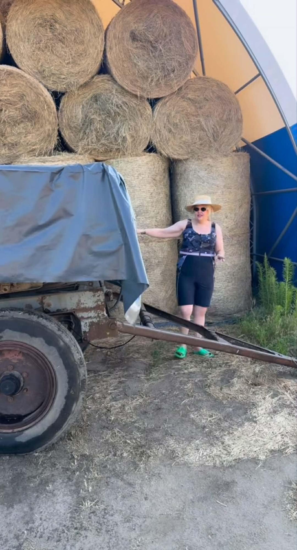 Sieklucka na Bali, a Zawodnik przy bali. Która ma fajniejsze wczasy?