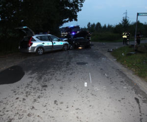 Pościg za motocyklistą w Stalach. Dwóch policjantów w szpitalu. Co tam się wydarzyło?
