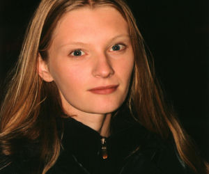 Agata Buzek kiedyś wyglądała zupełnie inaczej. Tak zmieniała się przez lata