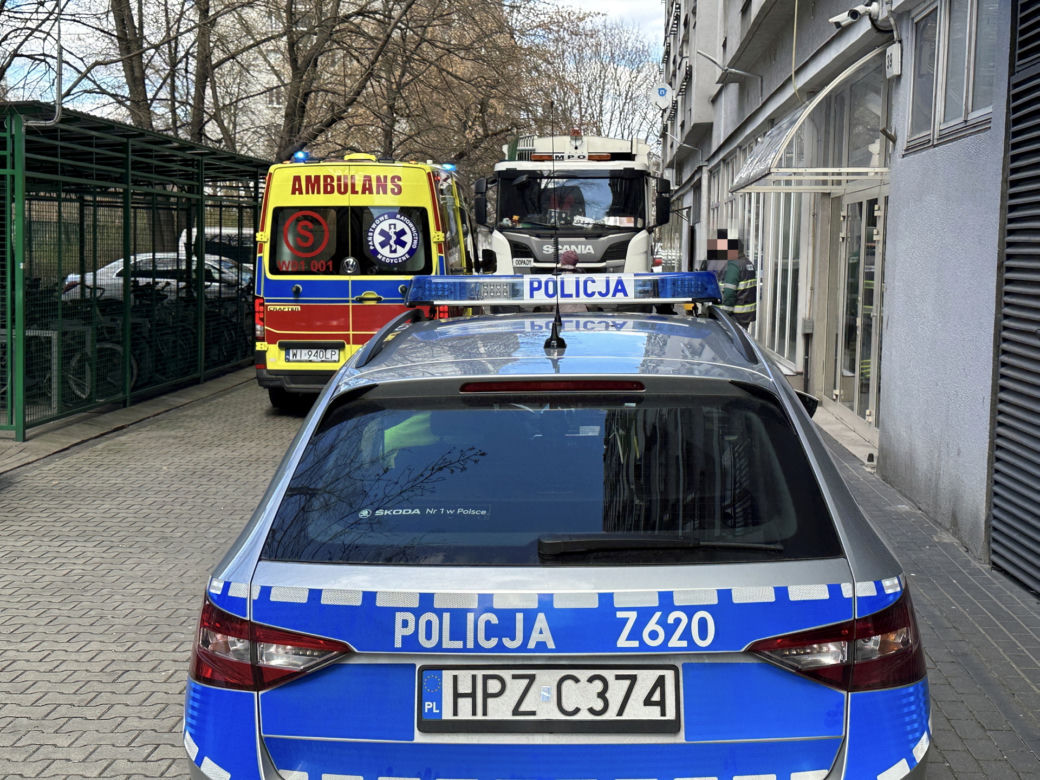 Tragedia na Woli. Śmieciarka przejechała staruszkę. Dramatyczne sceny