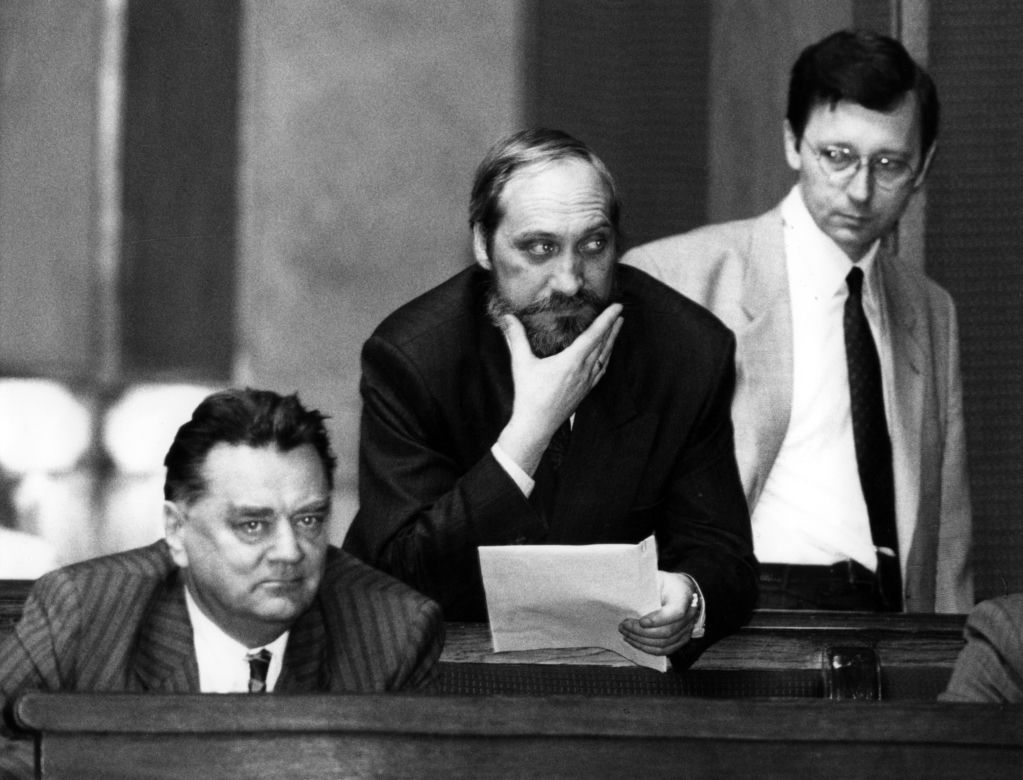 Ucieczka karawanem i życie w ukryciu