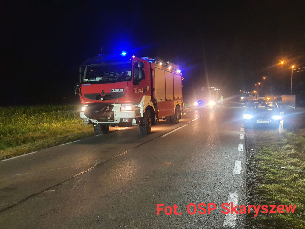 Odechów. Jedna osoba nie żyje, rodzina z dzieckiem w szpitalu. Sprawca wypadku zaatakował kobietę?! [WIDEO, ZDJĘCIA]