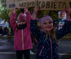 Strajk kobiet w Toruniu. Tańce, straż pod kościołem i wiele więcej - środa (28.10.2020)
