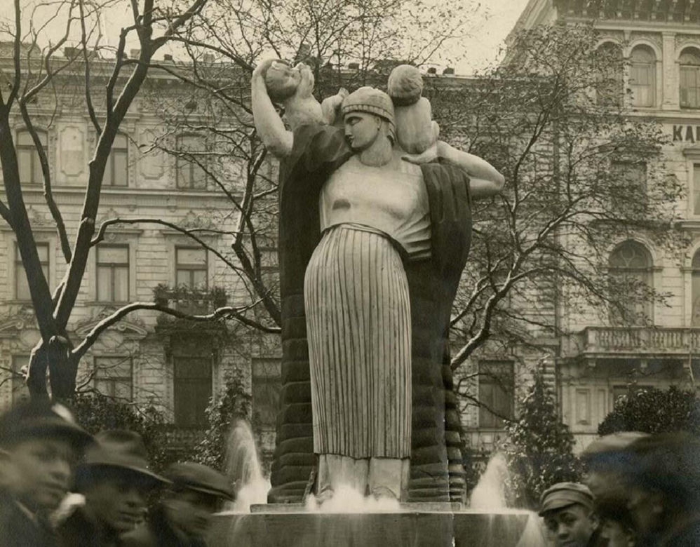 Te pomniki były symbolami stolicy.  Dziś już nie istnieją