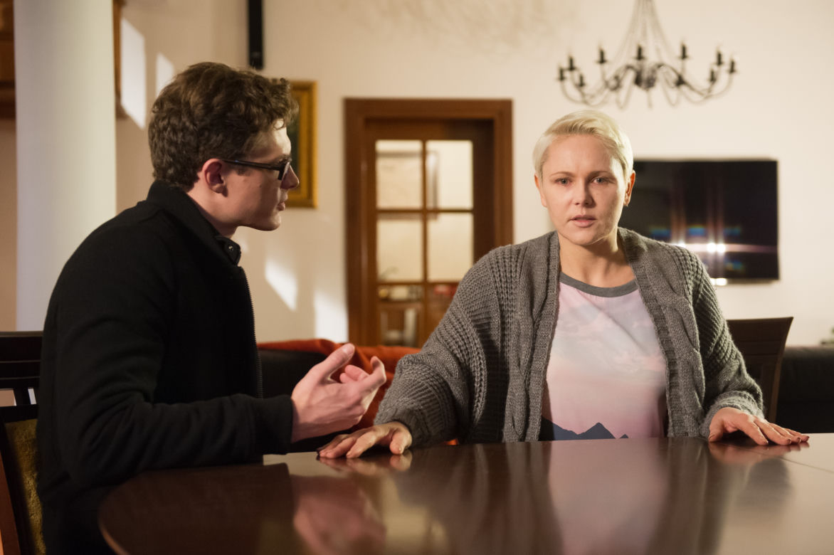 Na Wspólnej odcinek 2422, Ilona (Anna Samusionek), Maks (Adam Fidusiewicz)