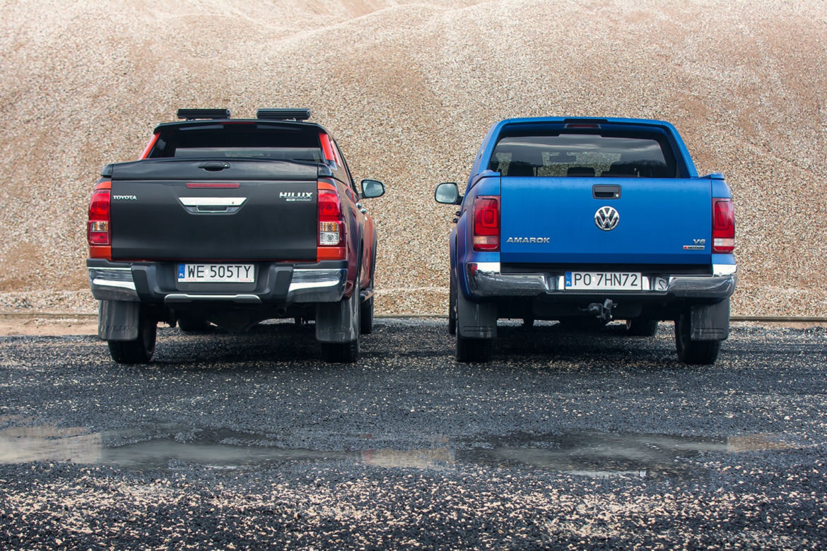 Toyota Hilux 2.4 D-4D 150 KM 4x4 AT6 Selection 50 vs. Volkswagen Amarok V6 3.0 TDI 258 KM 4Motion DSG8 Aventura