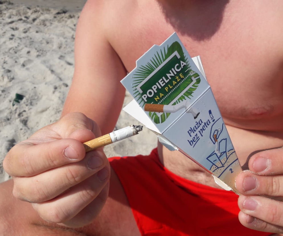Eko-popielniczki na plaży w Mielnie
