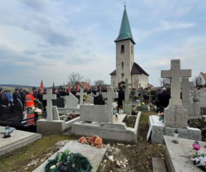 Zawiercie: Pogrzeb ratownika medycznego. Ksiądz POPŁAKAŁ się na kazaniu! [ZAPIS RELACJI Z POGRZEBU] 