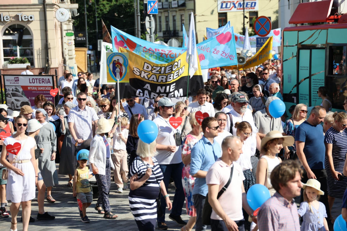 Marsz dla Życia i Rodziny 2024 w Dzień Matki przeszedł przez centrum Lublina