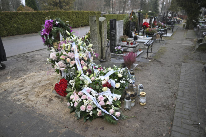 Agnieszka Maciąg - jej grób znajduje się blisko grobu Leskiego