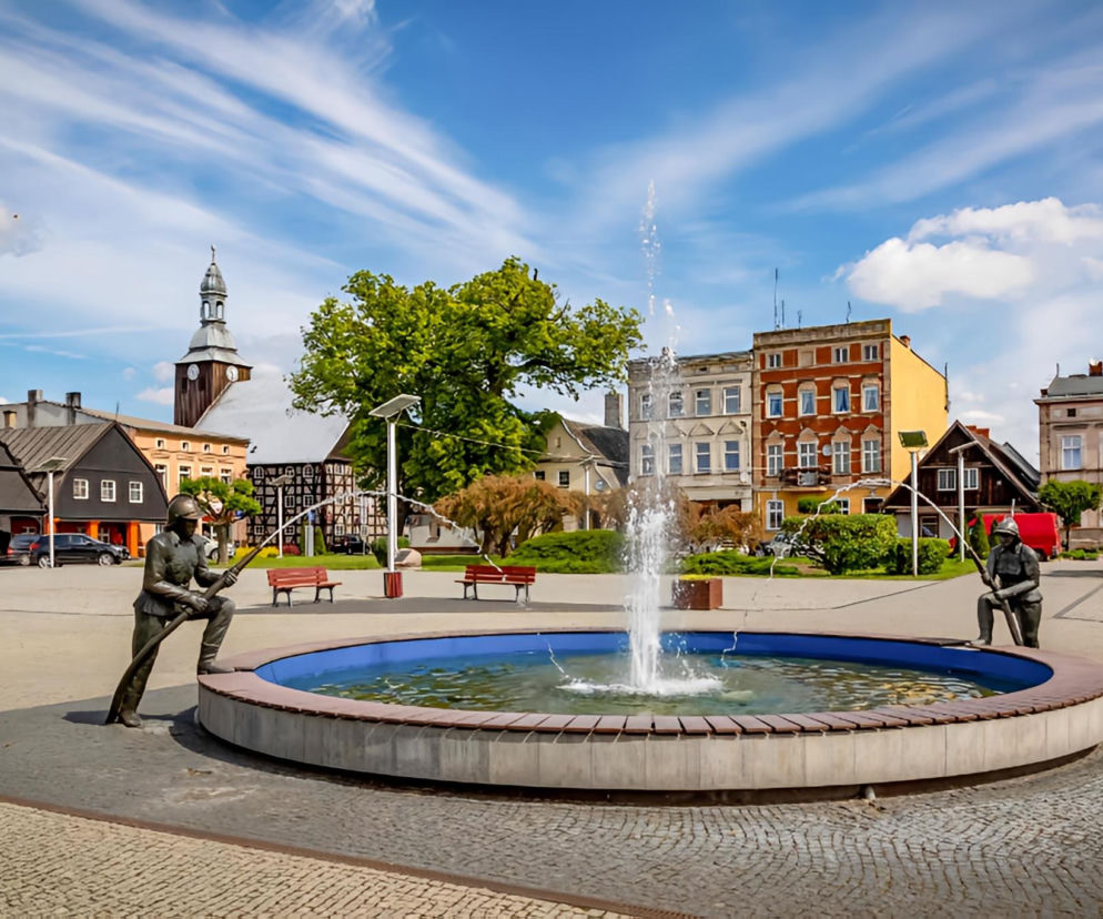 Ciche miasteczko w Wielkopolsce kryje niesamowitą historię. Zaczynał tu noblista, a strażackie wozy stoją w... XVIII-wiecznym kościele!