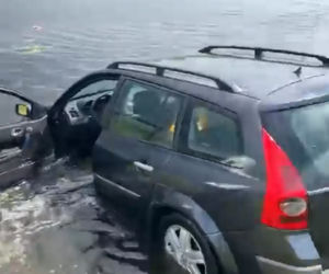 Ciało 46-latki wyłowione z Bugu. Została uwięziona w aucie, które wjechało do rzeki w Wyszkowie [ZDJĘCIA].