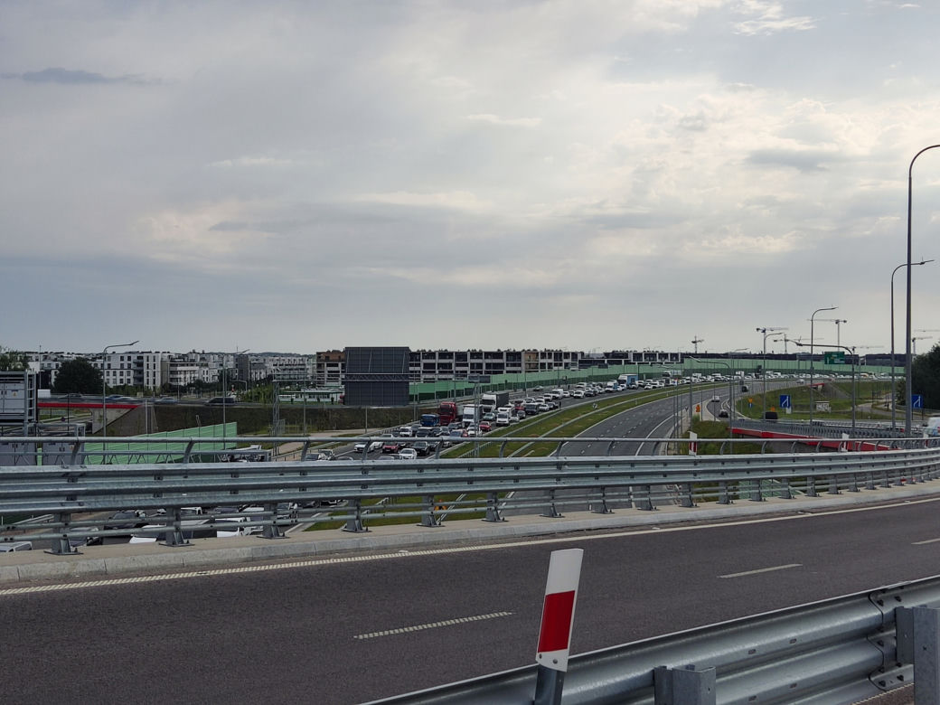 Strażacy zamknęli tunel Południowej Obwodnicy Warszawy. "Trwa sprawdzanie obiektu"