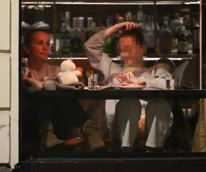 Katarzyna Zielińska pije z kaczorem