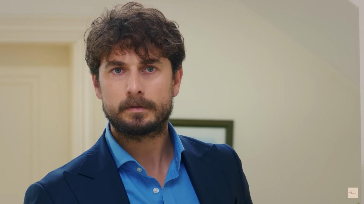 "Jesteś Deniz, tak? Miło mi Cię poznać" - powie