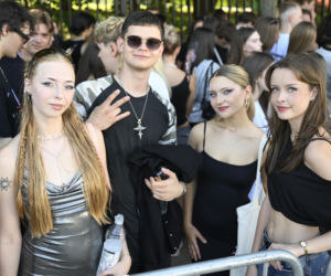 Fani w upale czekają na koncert The Weeknd. Tłumy w Warszawie