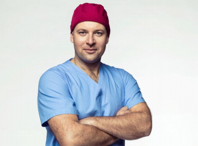 LEKARZE: Piotr Wanat (Szymon Bobrowski)