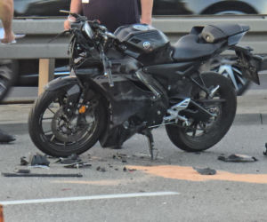 Dramat w Alejach Jerozolimskich. Nie żyje 16-letni motocyklista