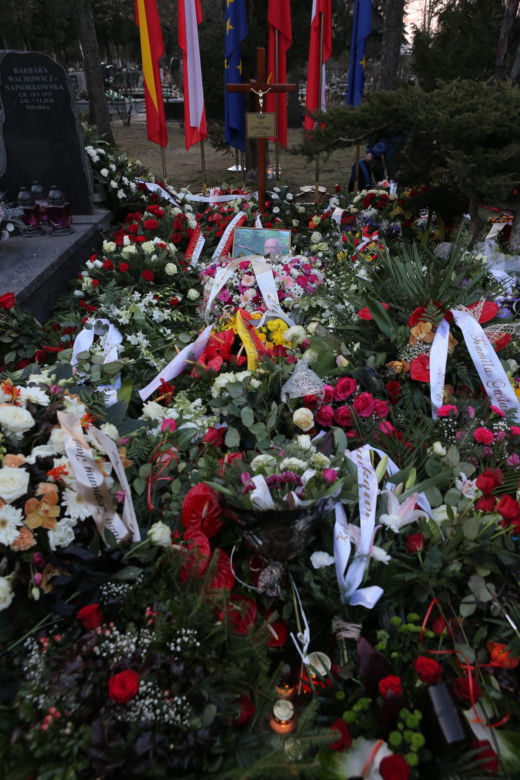Grób Jana Lityńskiego utonął w kwiatach