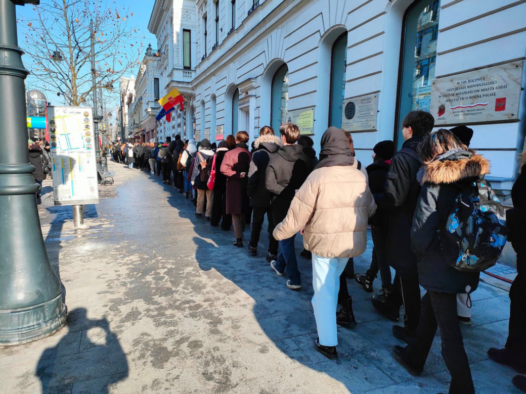 Polonez dla Łodzi. Zobacz, jak zatańczyli go mieszkańcy