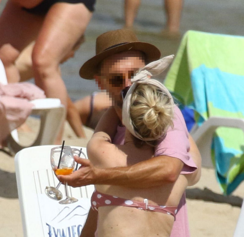 Czułości na plaży...