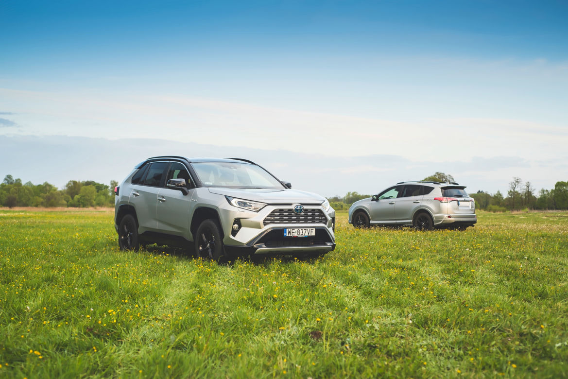 Toyota RAV4 piąta generacja & Toyota RAV4 czwarta generacja