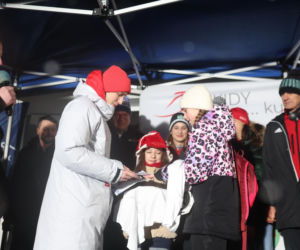 Kacper Tomasiak powitany po IO w rodzinnych stronach