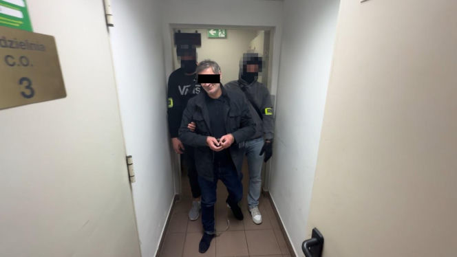 Ścigani przez międzynarodową policję zatrzymani w Warszawie. To nimi interesował się m.in. Interpol