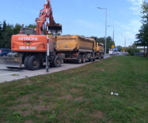 Wywrotki z piaskiem z budowy S5 pod Bydgoszczą jeżdżą przeładowane! [ZDJĘCIA]