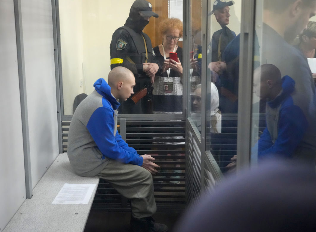 Zabił bezbronnego cywila, teraz prosi jego żonę o przebaczenie. Rosyjskiemu żołnierzowi grozi dożywocie