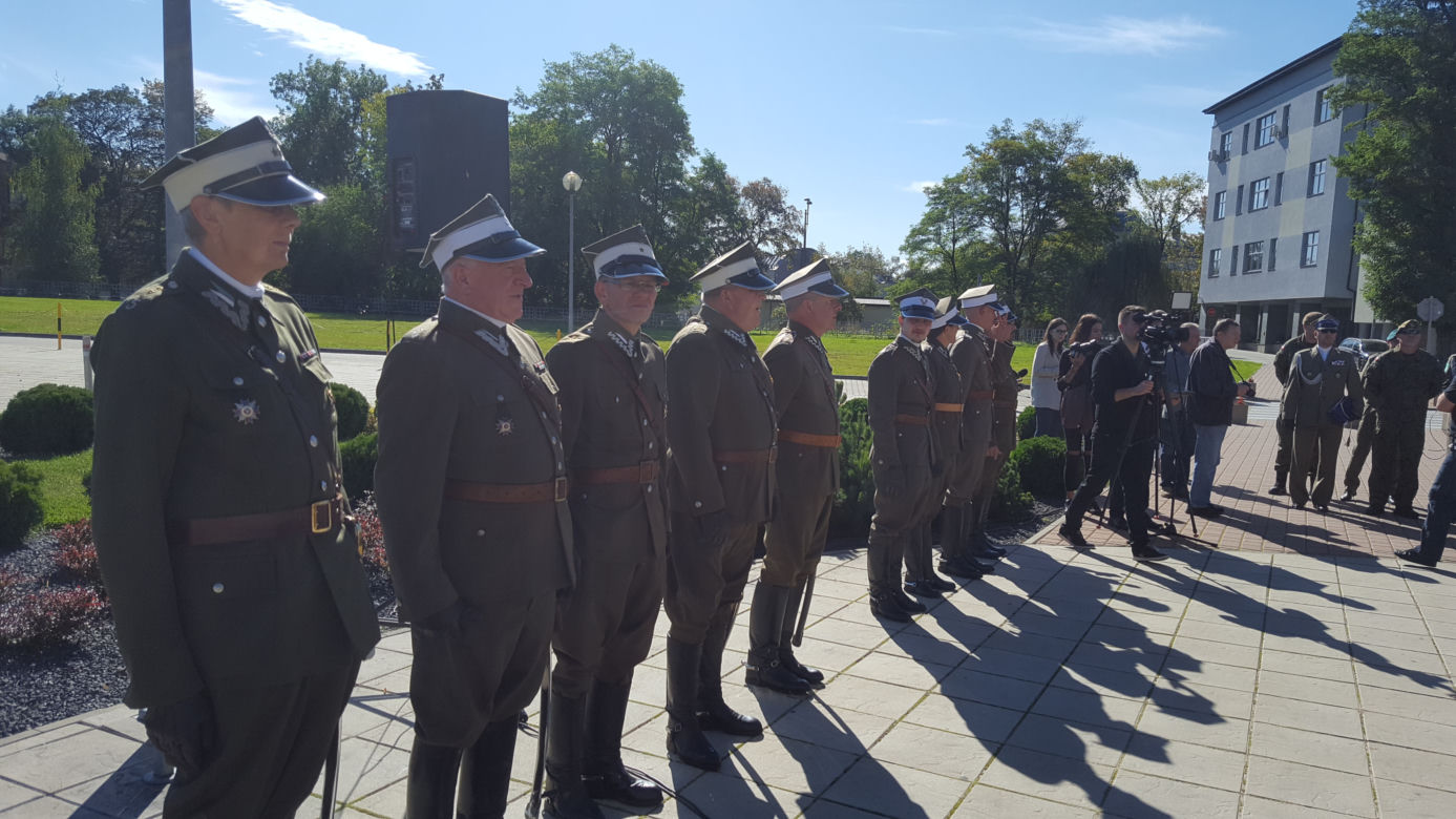 Odsłonięcie tablicy upamiętniającej powstanie 5. Pułku Strzelców Konnych w Tarnowie
