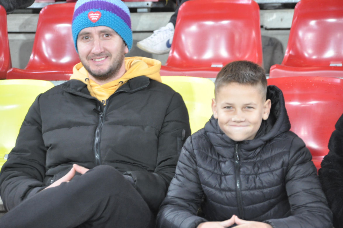 Żółto-czerwono na Suzuki Arenie! Zdjęcia kibiców na meczu Korona Kielce - Jagiellonia Białystok