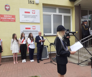 Dąbrówka Stany, gmina Skórzec: nowym wozem strażackim, po nowej drodze, do nowej szkoły