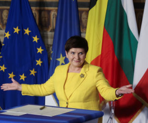 Ewa Kasprzyk gra Beatę Szydło