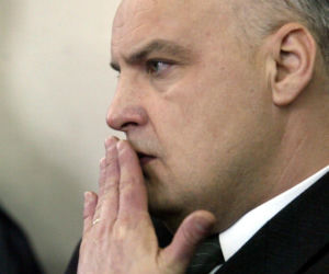 Tajemnicza śmierć i pogrzeb w sekrecie. Znany prokurator Jerzy Hop i jego syn nie żyją. Ostatnie pożegnanie